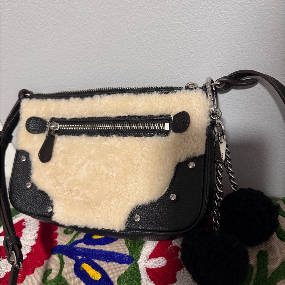 Coach Rhyder Pochette crossbody bag in Shearling w Studs - Picture 13 of 13